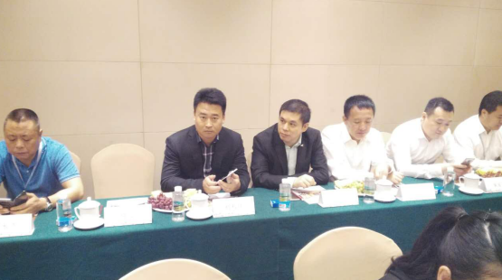 仟億達(dá)作為龍商會(huì)成員，積投身節(jié)能環(huán)保能源事業(yè)，利用生物質(zhì)多聯(lián)產(chǎn)、碳交易等業(yè)務(wù)為龍江做貢獻(xiàn)，助力龍江經(jīng)濟(jì)發(fā)展。